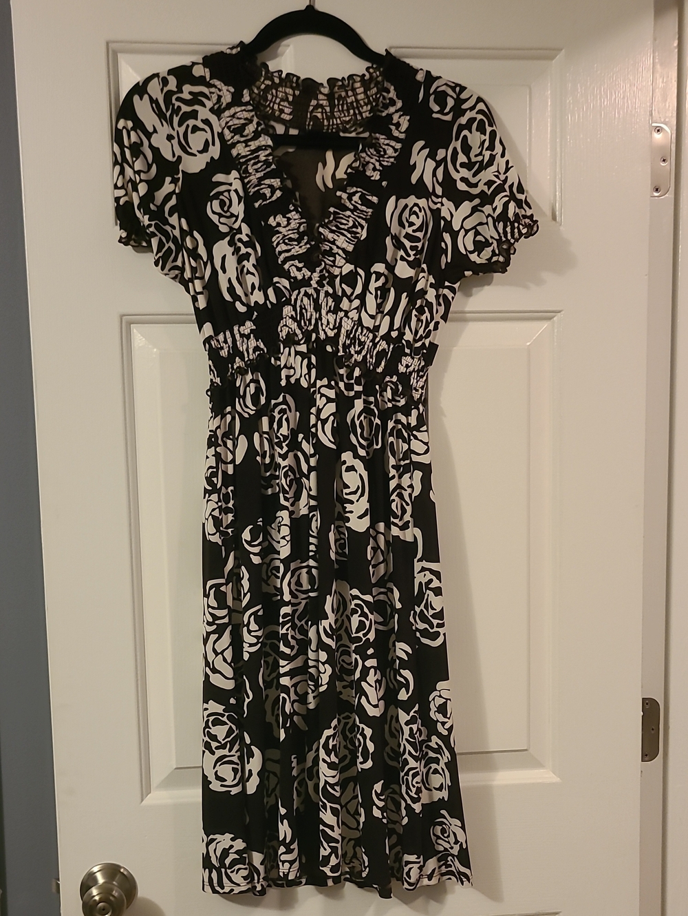 Enfocus Studio Black and White Floral Ruffle V-Neck Midi Dress